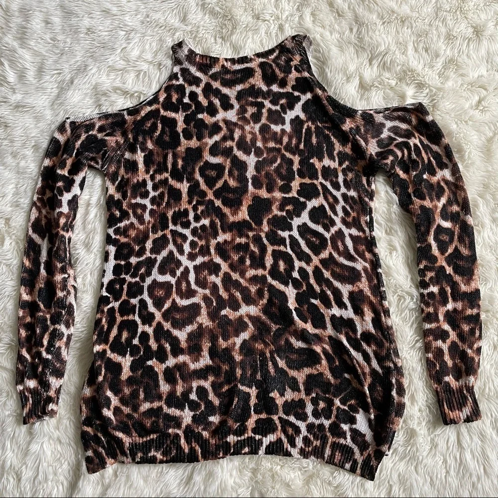 Show Me Your MuMu Sweater shiver shoulder coyote kitty knit Brown black M